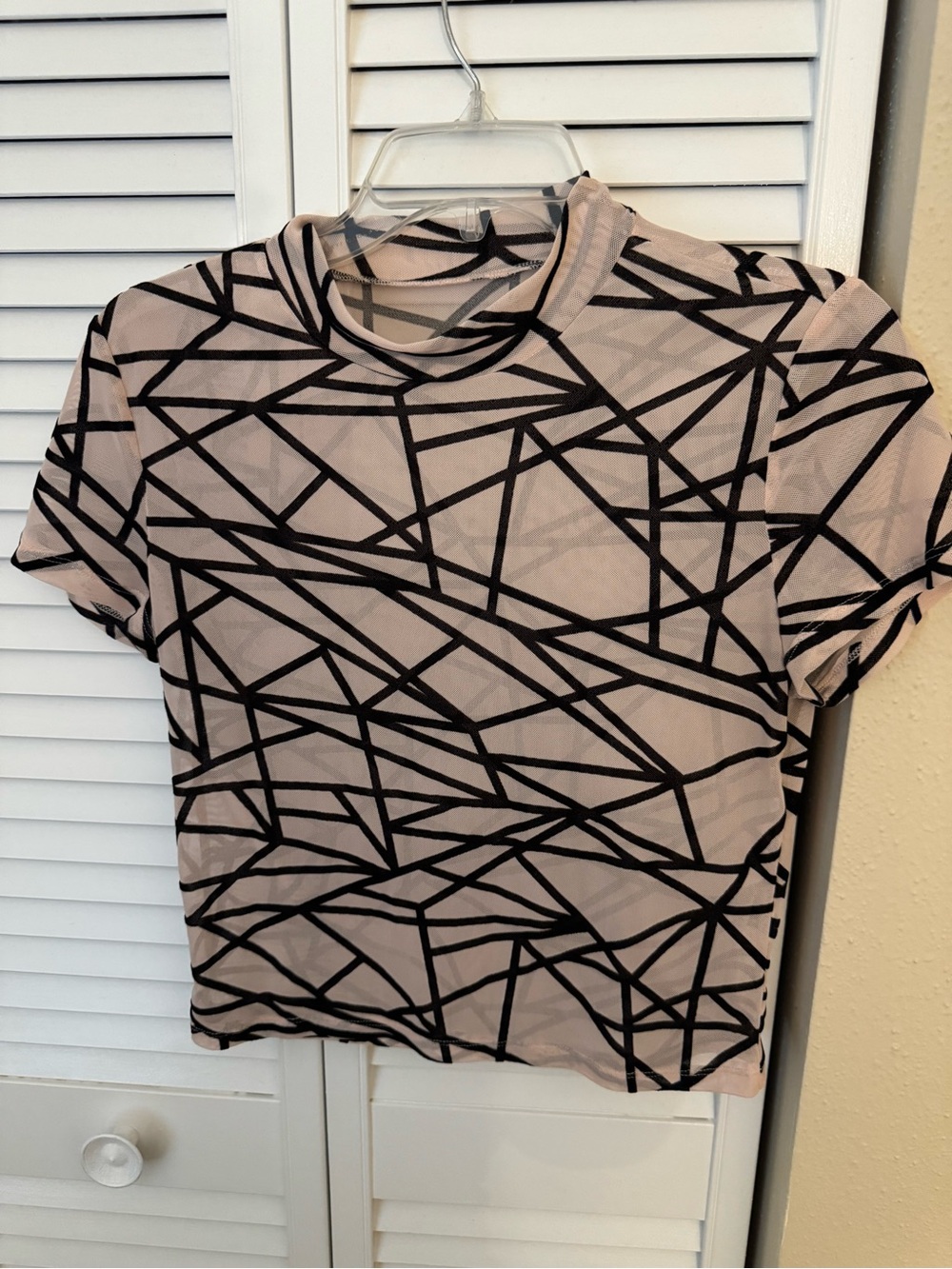 SHEIN Beige Short Sleeve Top with Black Geo Lines